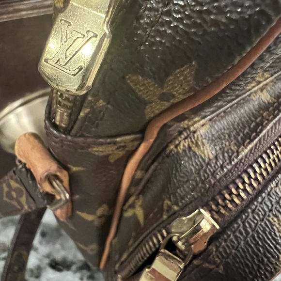 LOUIS VUITTON AMAZON CROSS BODY SHOULDER BAG MONOGRAM - Picture 4 of 7